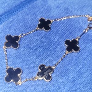 Fashion bracelet black